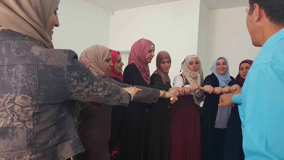 نقابة الأخصائيين النفسيين تعقد دوارت تدريبية حول أساليب التفريغ النفسي وبدائل العنف في الخليل